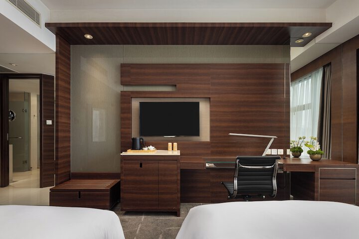 Room 12 of 92