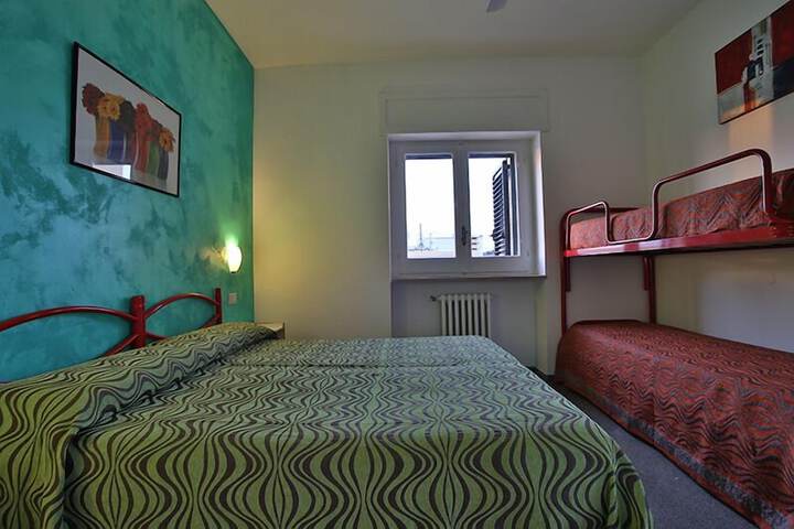 Room 9 of 45