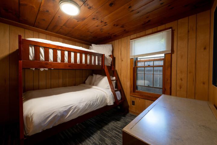Room 47 of 324