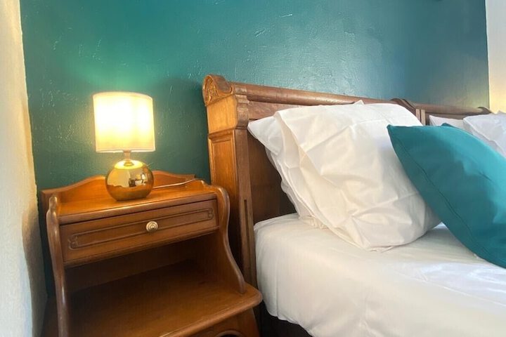 Room 32 of 73