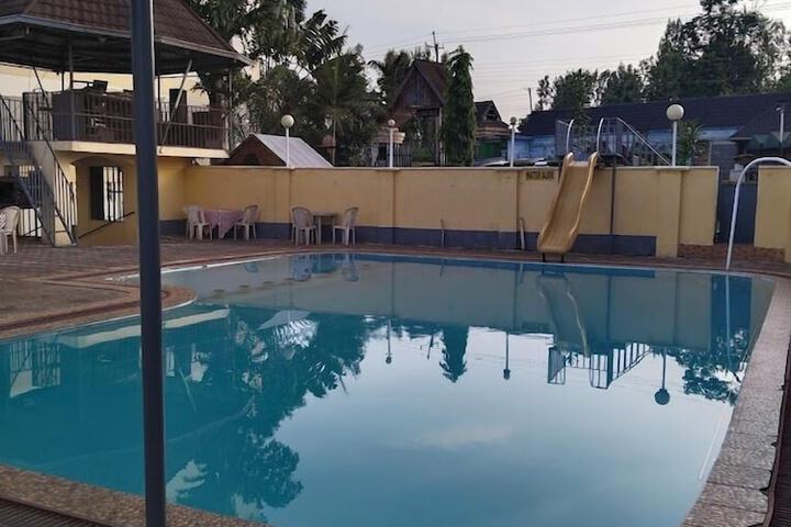 Pool 32 of 60