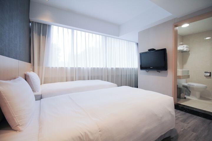 Room 30 of 54