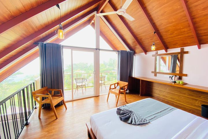 Room 10 of 74