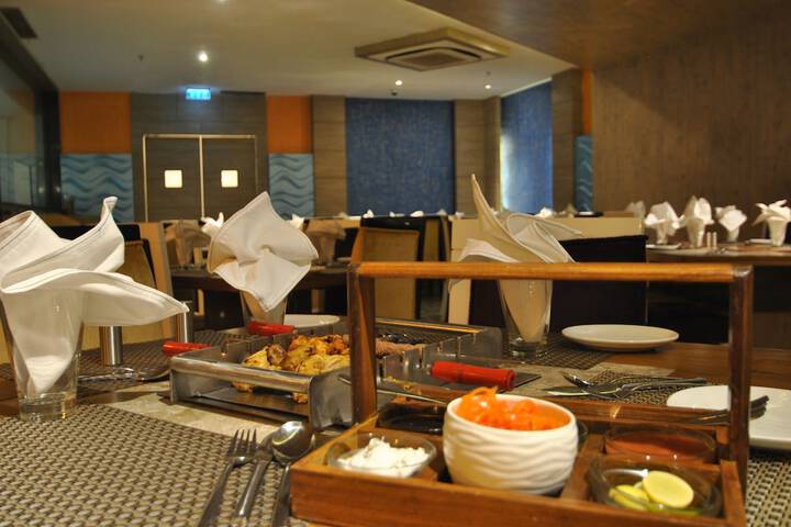 Dining 49 of 57
