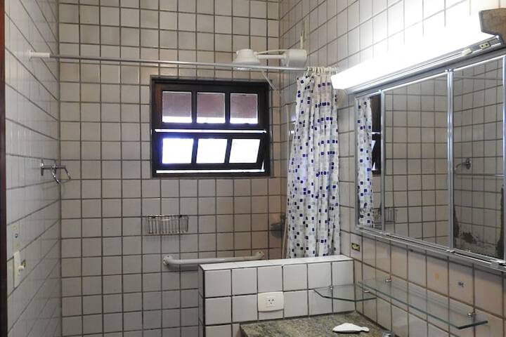 Room 6 of 42