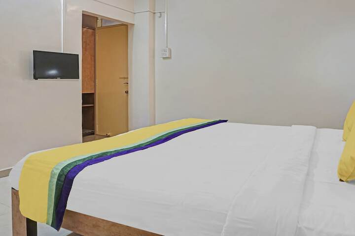 Room 11 of 30