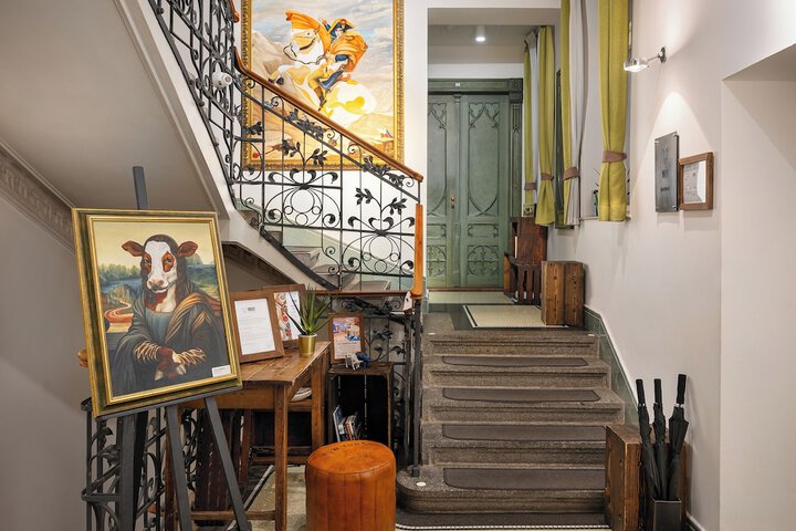 Guest Lobby