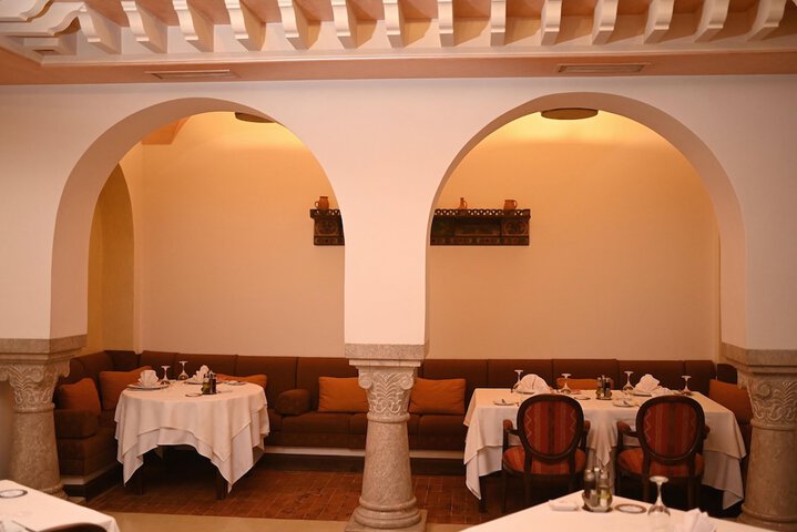 Dining 62 of 92