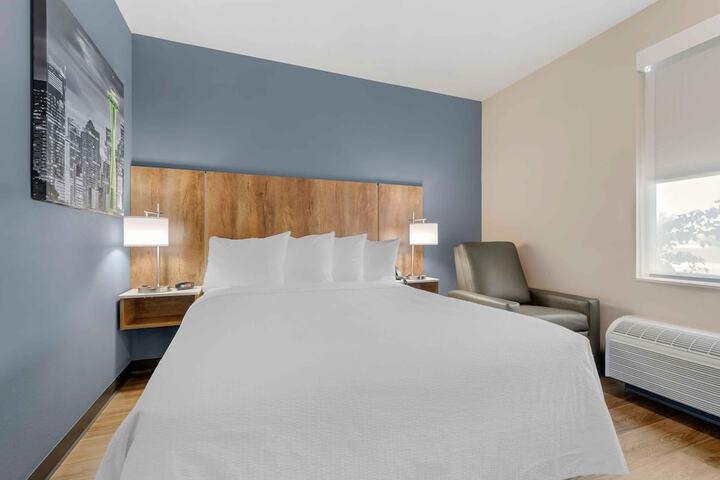 Room 6 of 39