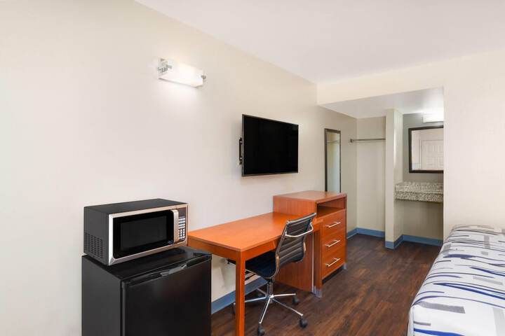 Room 15 of 35