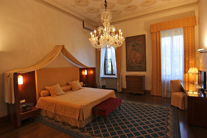 Room 51 of 175