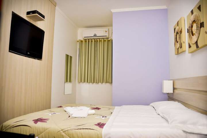 Room 14 of 37