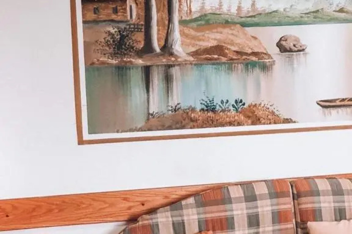 Room 4 of 13