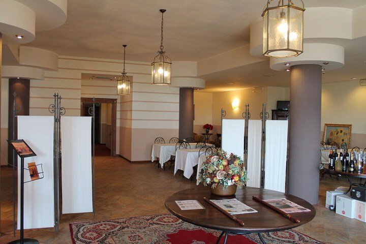 Hotel Interior 4 of 110