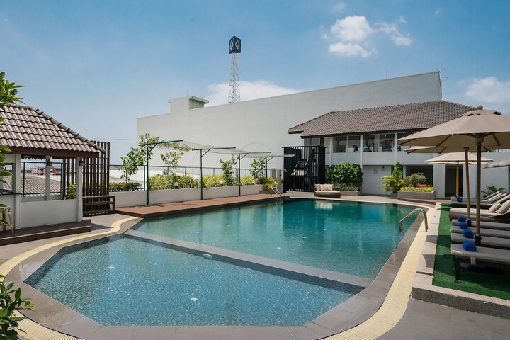 Pool 28 of 63