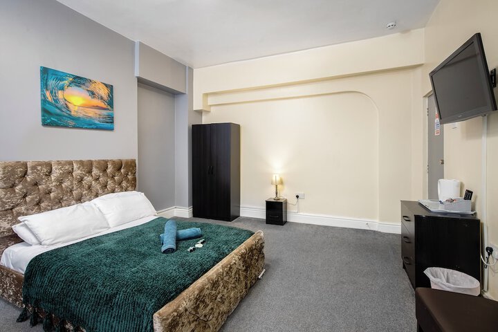 Room 15 of 23