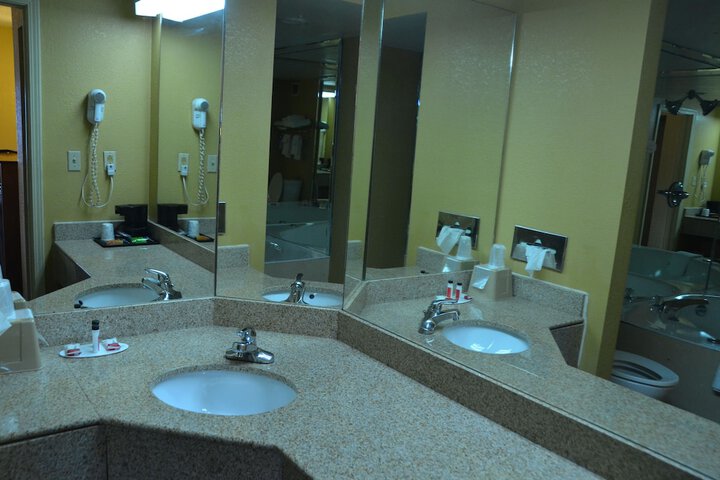 Bathroom sink