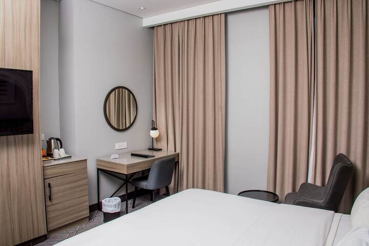 Room 21 of 193