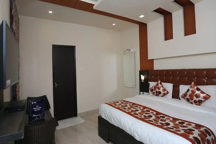 Room 5 of 15