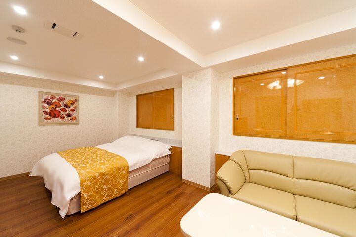 Room 15 of 27