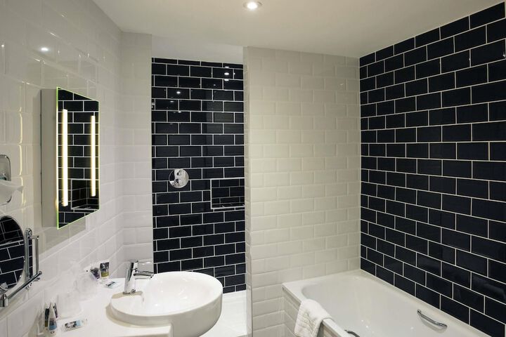 Room 31 of 74
