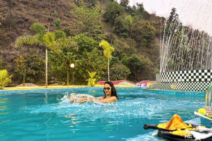 Pool 110 of 156