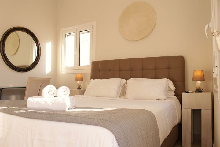 Room 2 of 43