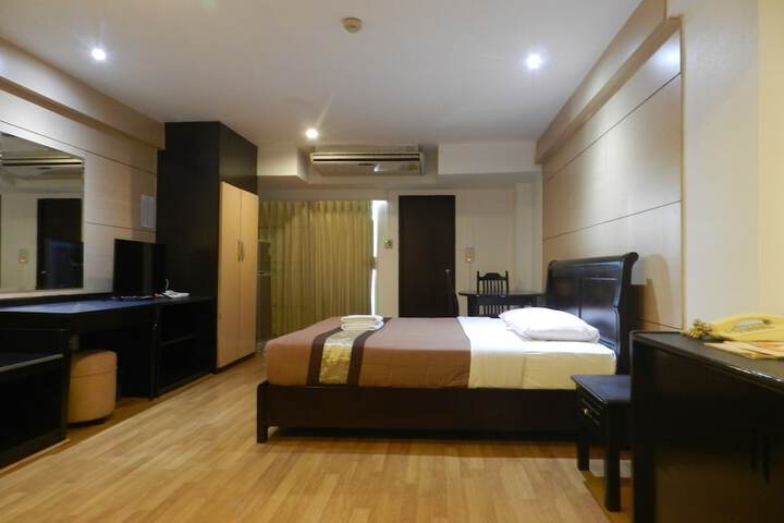 Room 32 of 90