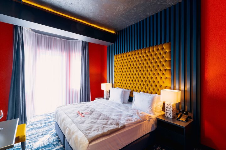 Room 162 of 199