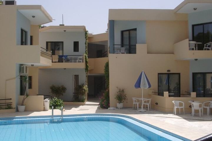 Hotel Pool