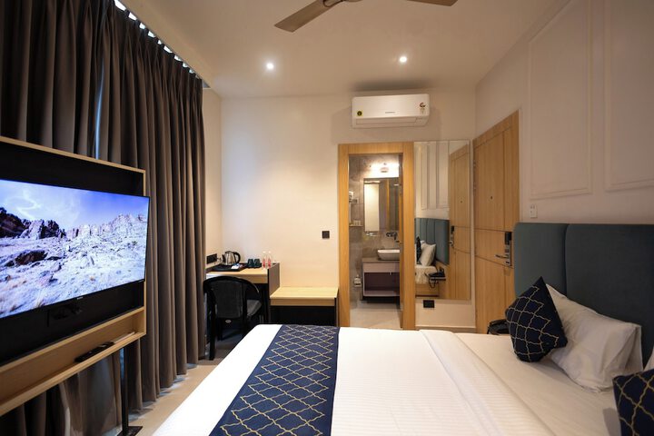 Room 25 of 48
