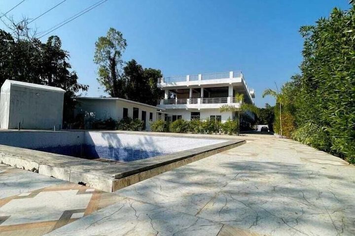 Pool 14 of 42