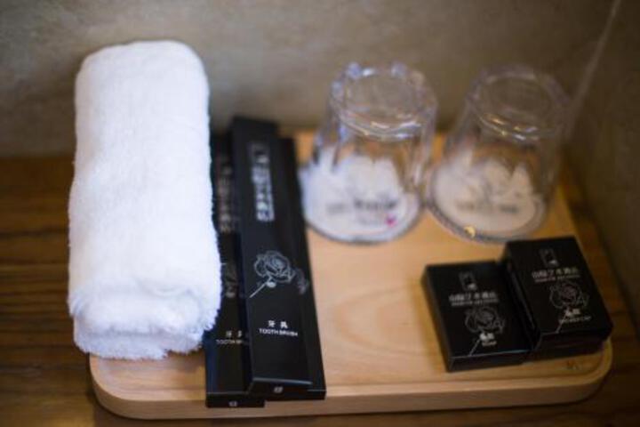 Qingshanyi Art Hotel