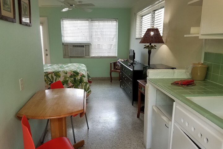 Room 73 of 218