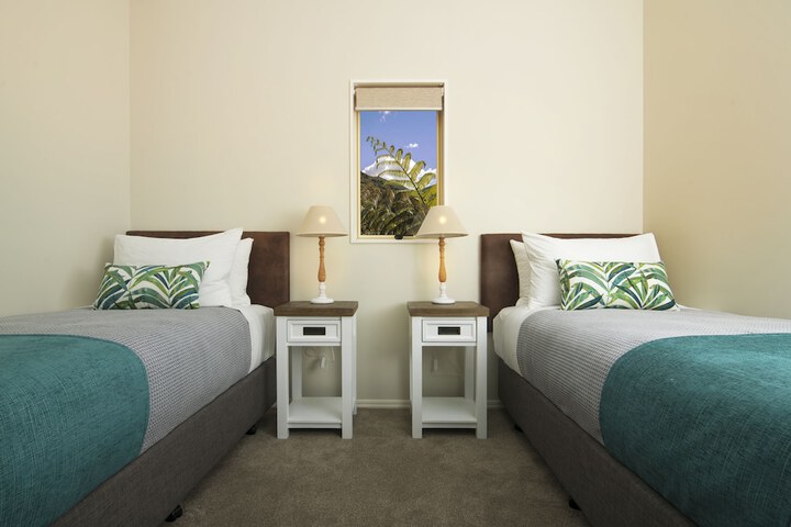 Room 6 of 34