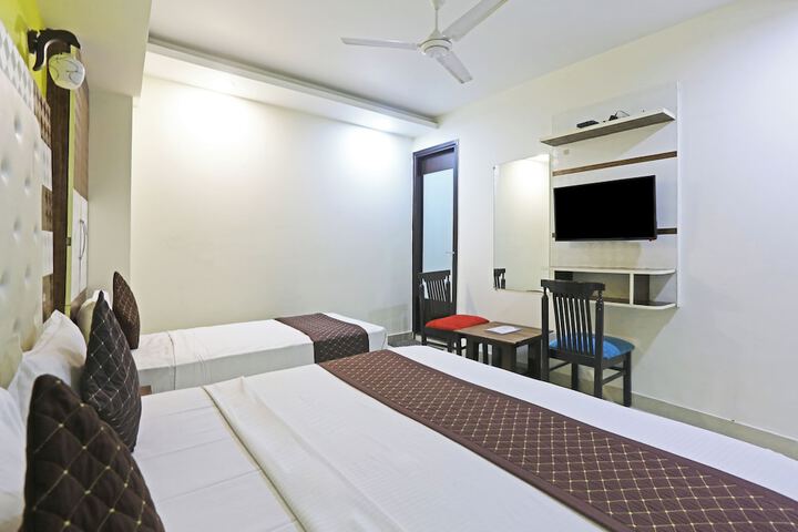 Room 46 of 76