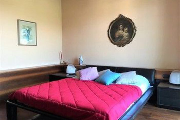Room 11 of 25