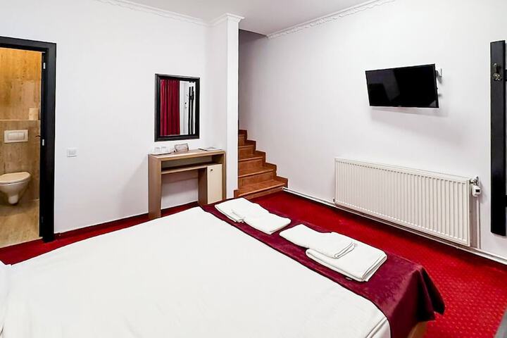 Room 49 of 191