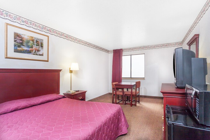 Room 9 of 32