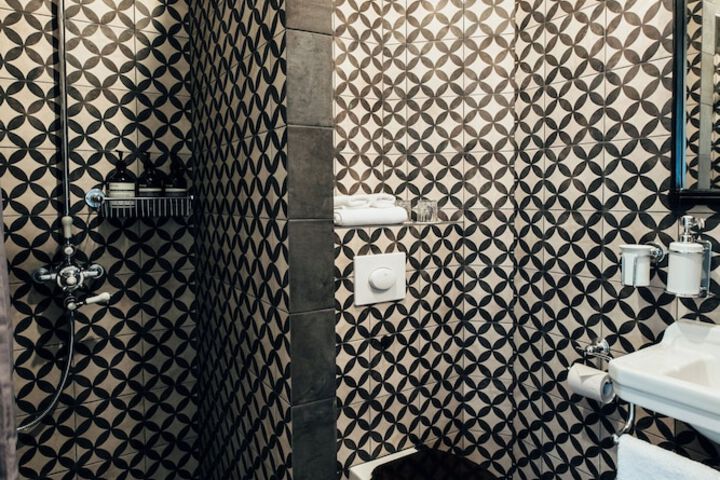 Room 44 of 73