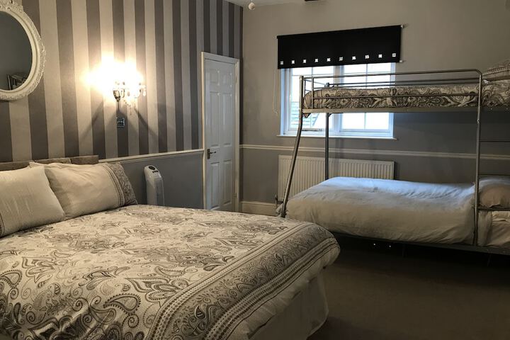 Room 11 of 38