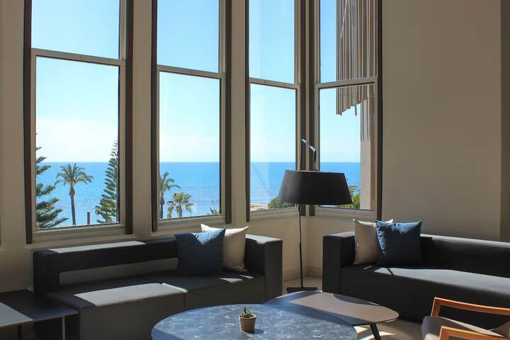 Guest Lobby