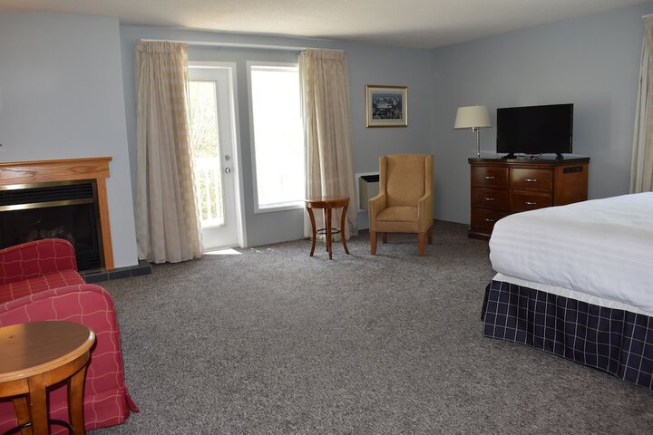 Room 7 of 65