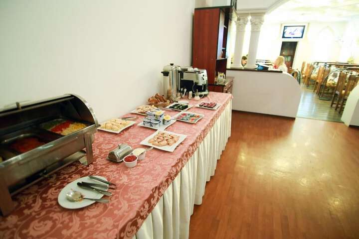 Dining 29 of 66