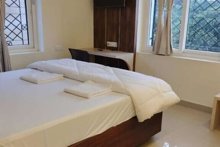 Room 3 of 7