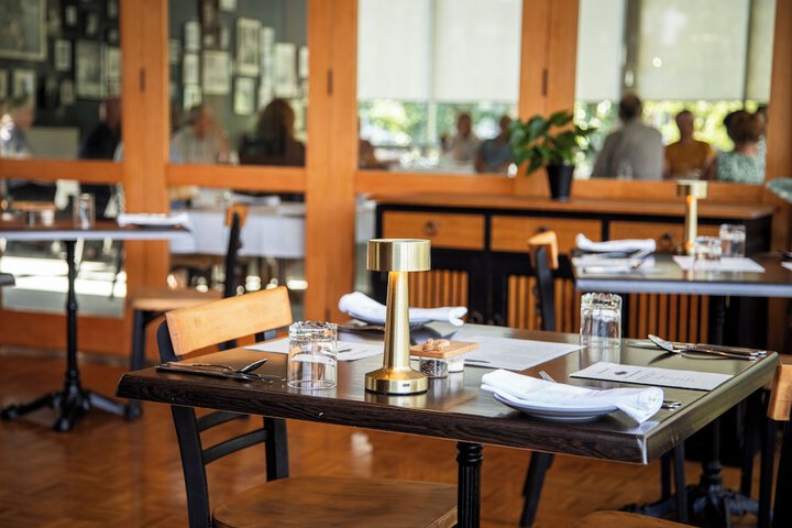 Dining 29 of 48