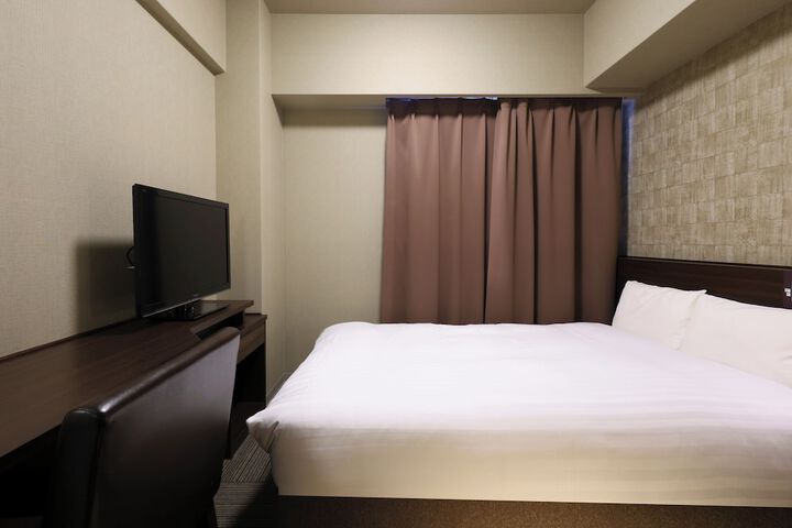 Room 25 of 76