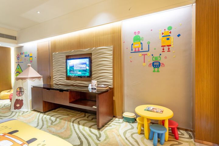 Room 25 of 151