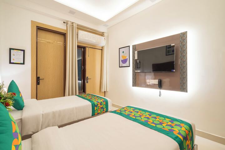 Room 15 of 37
