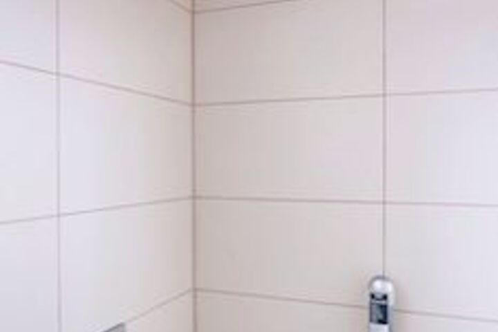 Room 2 of 27